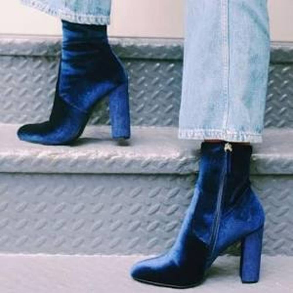 Steve Madden Brisk Shimmery Blue Velvet Ankle Boots Block Heel Goth Glam Luxury